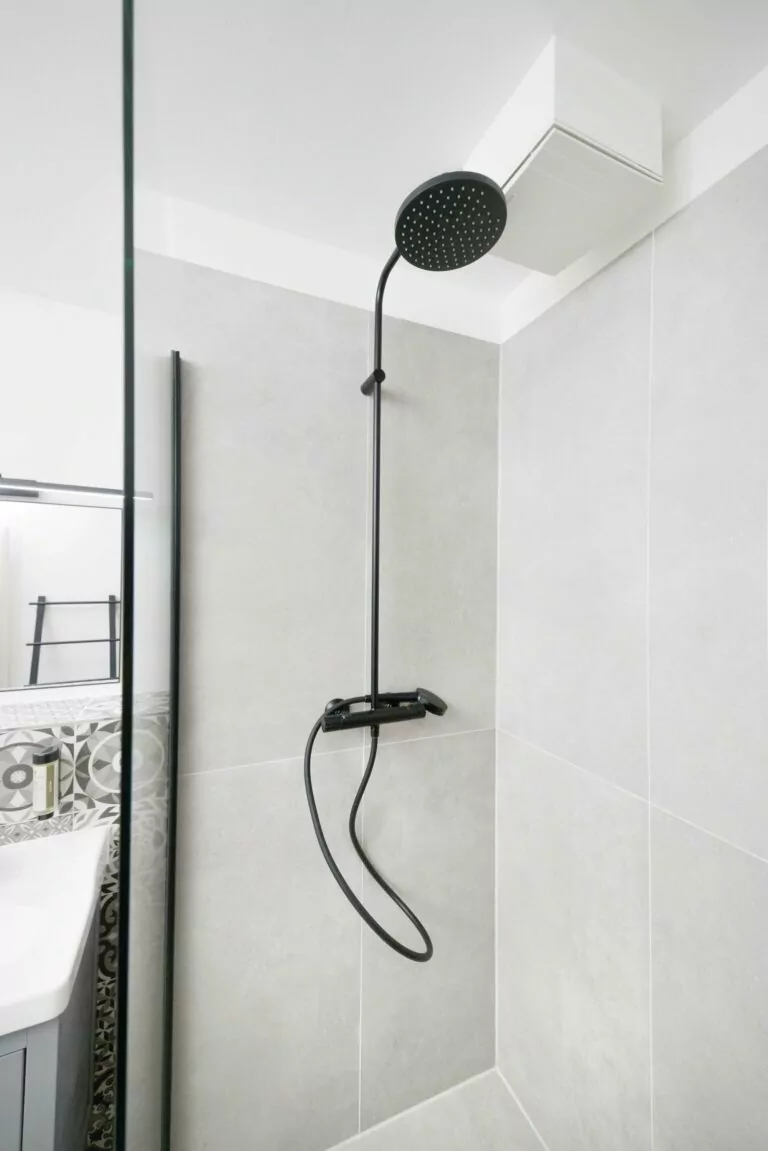 Bathrooms in Studio Plus apartment OTA-Berlin